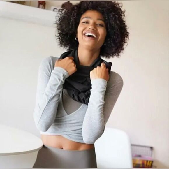 NEW Beyond Yoga Infinity Scarf with Phone/Key Fob/Credit Card/ID Zipper Pocket - Picture 2 of 9